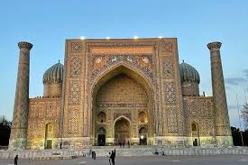 Samarqandning tarixiga va me'moriy  uziga xos bo'lgan ulkan binolariga sayohat.